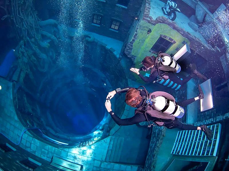Deep Dive Dubai thumbnail 3